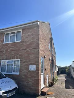 2 bedroom flat to rent, Val Prinseps Road, Pevensey Bay BN24