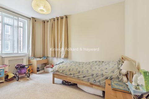 3 bedroom flat to rent, Watchfield Court, London W4