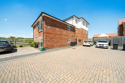 2 bedroom flat for sale, Padworth,  Reading,  RG7