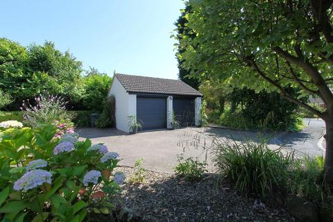 4 bedroom bungalow for sale, Towers Close, Kidderminster, DY10