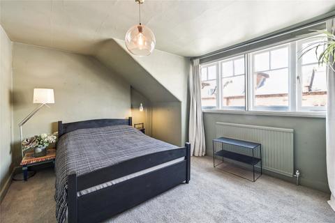 4 bedroom end of terrace house to rent, Margravine Gardens, London, W6