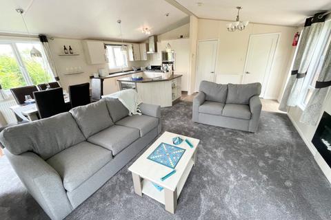 2 bedroom lodge for sale, Trevella Holiday Park