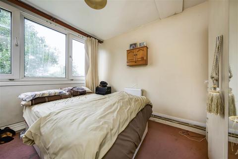 3 bedroom maisonette for sale, Shawford Court, Roehampton