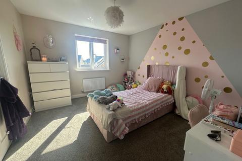 76 Kestrel Road, Corby, NN17 5FP