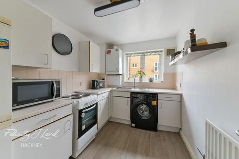 2 bedroom flat for sale, Eastway, Hackney, E9