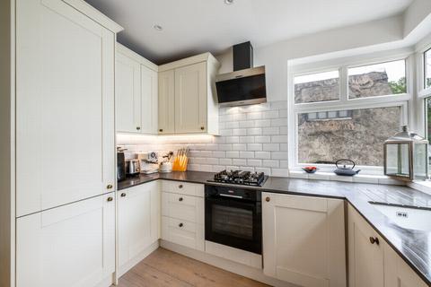 3 bedroom flat for sale, Whitecastle Mansions, Wakemans Hill Avenue, London, NW9