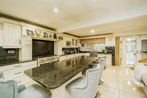 19 Bescot Drive, Walsall, WS2 9DF