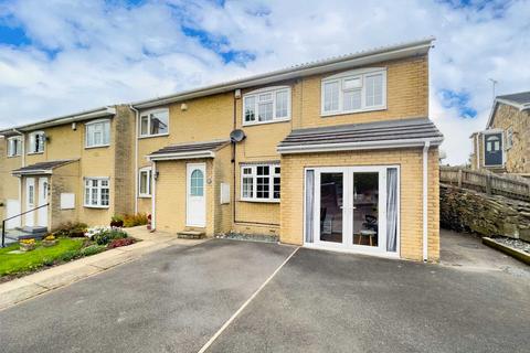 3 bedroom end of terrace house for sale, Brownhill Road, Batley