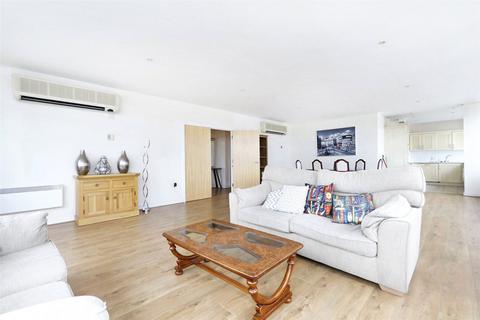 3 bedroom penthouse for sale, Rodney Point, 309 Rotherhithe Street, London, SE16