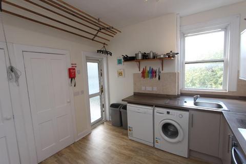 3 bedroom flat to rent, Gorgie Road, Gorgie, Edinburgh, EH11