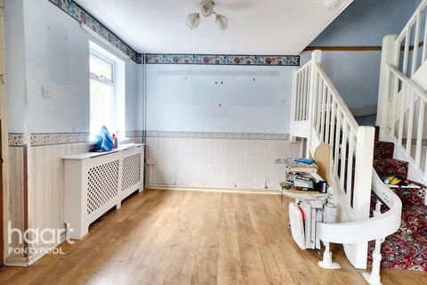 3 bedroom terraced house for sale, Turnpike Close, Pontypool