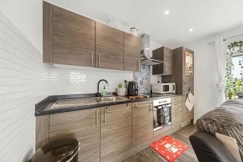2 bedroom flat for sale, 387 York Road, Leeds, West Yorkshire, LS9 6TA