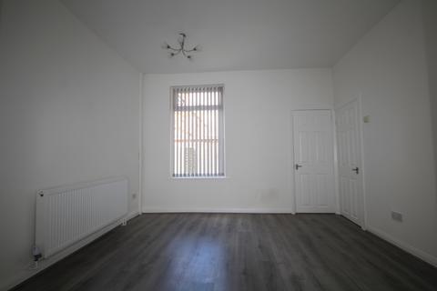 2 bedroom end of terrace house to rent, Rosmead St, Hull, HU9