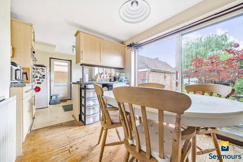 38 Brooke Forest, Fairlands, Guildford, GU3 3JJ