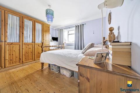 38 Brooke Forest, Fairlands, Guildford, GU3 3JJ