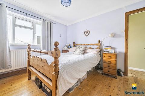 38 Brooke Forest, Fairlands, Guildford, GU3 3JJ