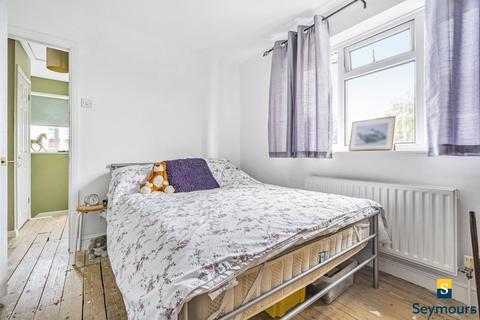 38 Brooke Forest, Fairlands, Guildford, GU3 3JJ