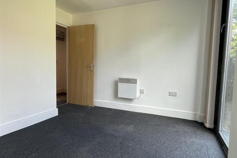 2 bedroom apartment for sale, Liana Gardens, Bilston