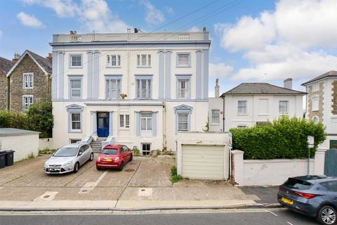 1 bedroom flat for sale, The Strand, Ryde, Isle of Wight