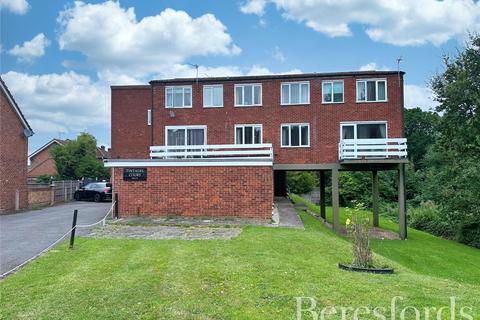 2 bedroom apartment for sale, Berkeley Drive, Hornchurch, RM11