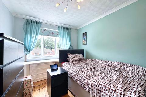 2 bedroom apartment for sale, Berkeley Drive, Hornchurch, RM11