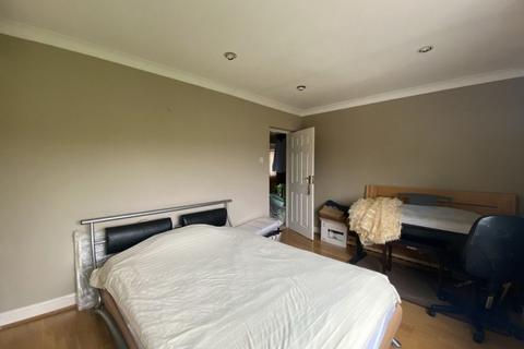 1 bedroom in a house share to rent, Pebsworth Road, Harrow HA1