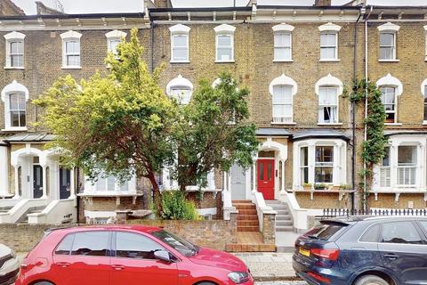 1 bedroom flat for sale, Cologne Road, SW11