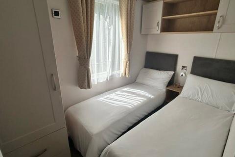 2 bedroom static caravan for sale, Solent Breezes Holiday Park