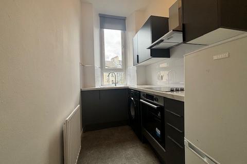 2 bedroom flat to rent, Roslea Drive, Dennistoun, Glasgow, G31