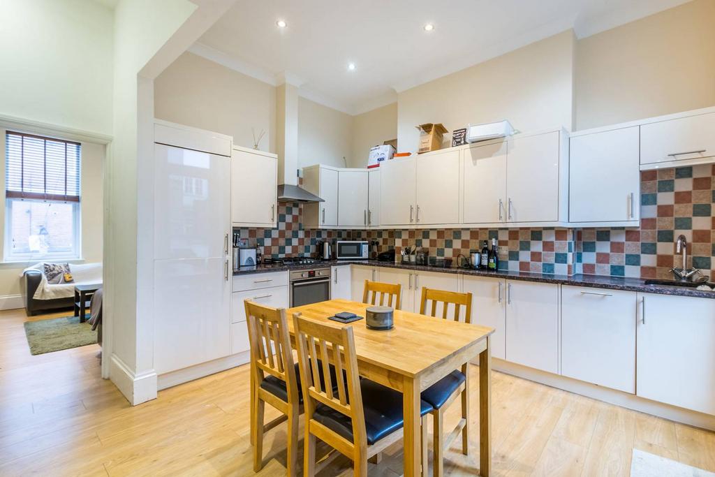 Hildreth Street, Balham, London, SW12 4 bed to rent £4,400