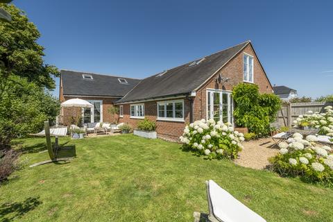 4 bedroom detached bungalow for sale, Triangle Lane, Fareham, Hampshire. PO14 4HG