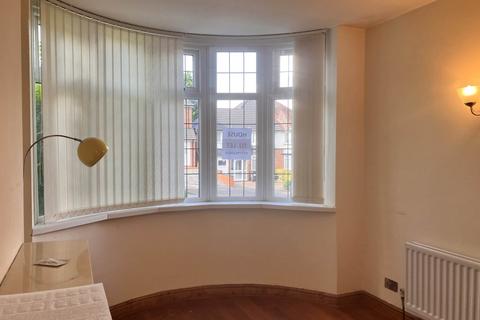 3 bedroom semi-detached house to rent, Hamstead Hall Avenue, Birmingham B20