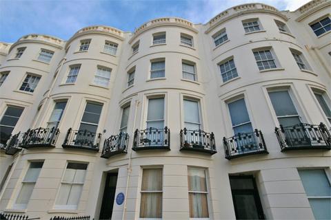 2 bedroom flat to rent, Lansdowne Place, Hove, BN3