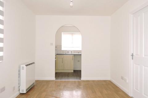 1 bedroom ground floor flat for sale, Keats Close, Ponders End, Enfield, EN3
