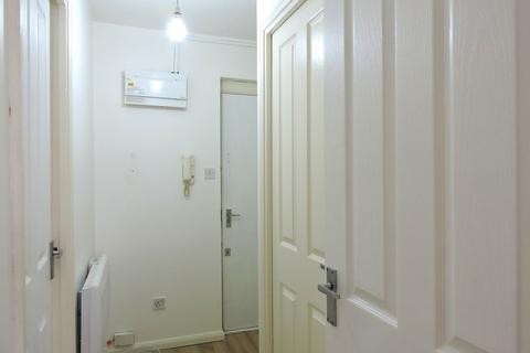 1 bedroom ground floor flat for sale, Keats Close, Ponders End, Enfield, EN3