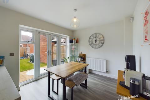 3 bedroom detached house for sale, Lennon Way, Aylesbury, Buckinghamshire