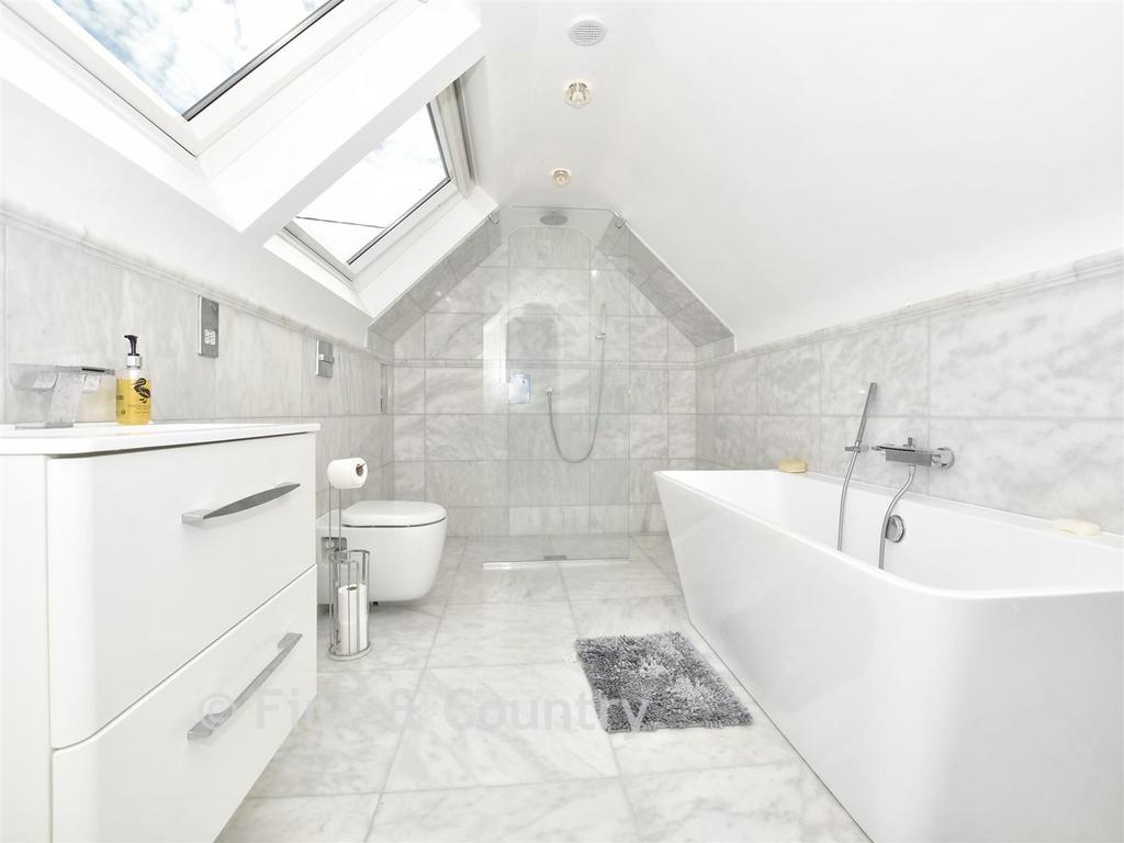 En Suite Bathroom