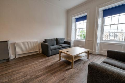5 bedroom flat to rent, 49P – Nicolson Street, Edinburgh, EH8 9DH
