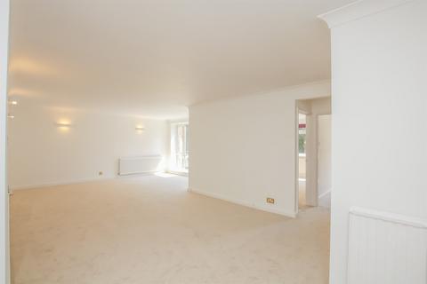 3 bedroom flat for sale, Greenacres, Hendon Lane, Finchley N3