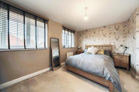 3 bedroom townhouse for sale, St Andrews Ridge,  Swindon,  Wiltshire,  SN25