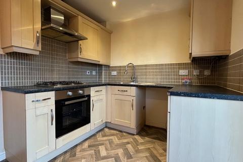 2 bedroom terraced house to rent, Beanland Gardens, Bradford, BD6
