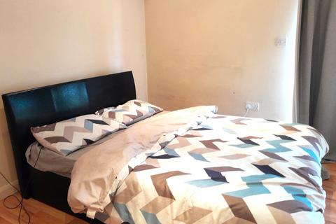 Studio to rent, Zurich House, Hatfield Road, London E15