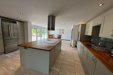 3 bedroom detached house to rent, Bay View Estate, Stoke Fleming, Dartmouth