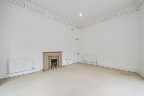 4 bedroom flat to rent, Broomhill Avenue, Flat 1/2, Broomhill, Glasgow, G11 7AE