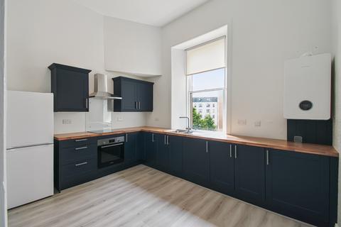 4 bedroom flat to rent, Broomhill Avenue, Flat 1/2, Broomhill, Glasgow, G11 7AE