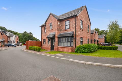 3 bedroom detached house for sale, Farriers Avenue, Beechwood