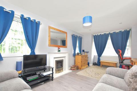 3 bedroom detached house for sale, Farriers Avenue, Beechwood