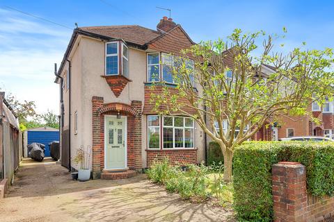 68 Overdale, Ashtead, KT21 1PT