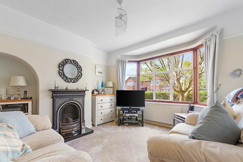 68 Overdale, Ashtead, KT21 1PT