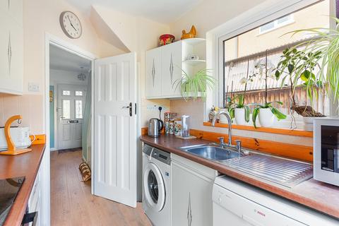 68 Overdale, Ashtead, KT21 1PT